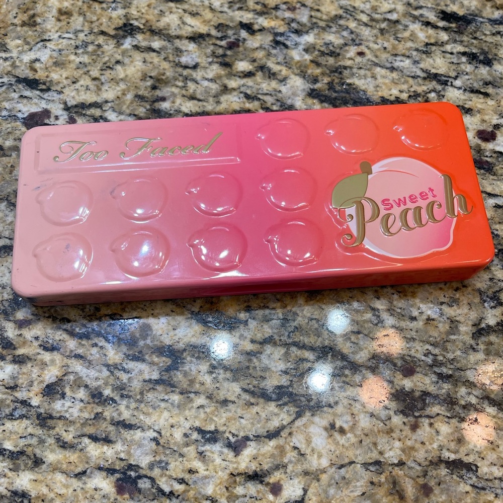 Too Faced Sweet Peach eyeshadow palette